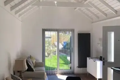 Image de Unique one bed contemporary bungalow town centre
