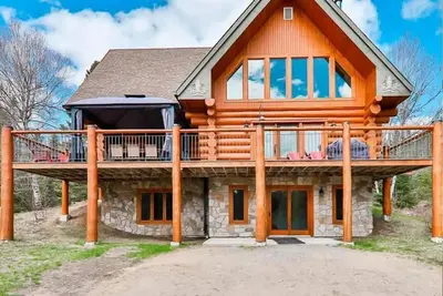 Image de Sainte-Lucie: Chalet Luxe avec Spa, Rivière & Sauna!