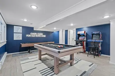 Image de 3 min to Nd. Game Room. Fire Pit. Large group friendly.