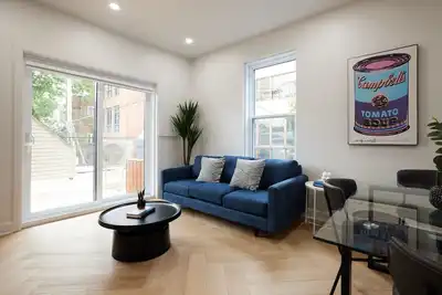 Image de Chic 2 Bedroom apartment in Le Plateau by Denstays