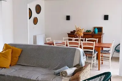 Image de Maison de vacances entièrement rénovée, au calme, à 800m de la plage