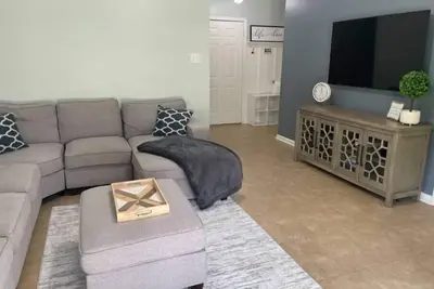 Image de 3-Br 2-Bath near Downtown Ocean Springs\n
