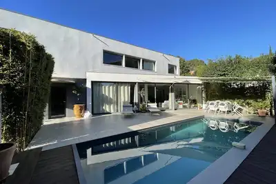 Image de Spacieuse villa contemporaine en centre ville