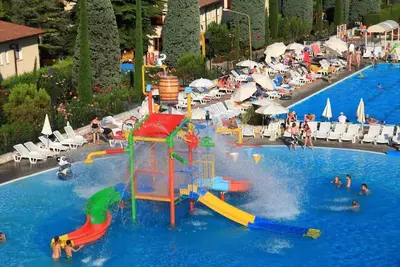 Image de Ferienpark Bella Italia Mobilhome Happy Premium Suite für 7 Personen