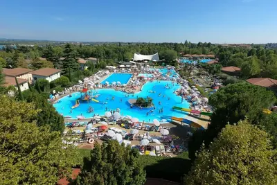 Image de Ferienpark Bella Italia Mobilhome Happy Premium Suite für 7 Personen