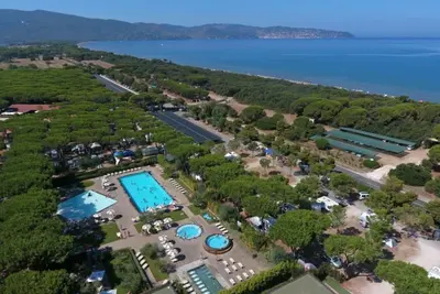 Image de Feriendorf Orbetello Lodge Deluxe für 6 Personen