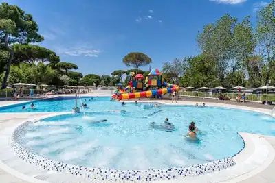 Image de Ferienpark Marina Camping Village Lodge Superior Pet für 5 Personen