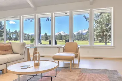 Image de Newly remodeled lodge @ Pole Creek Ranch!