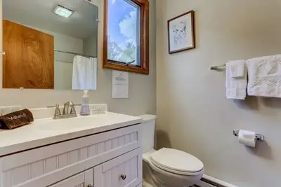 Image de Big Boulder Family • King Suite w/ Jacuzzi • Fireplace + Fire pit • 4Br/2. 5Ba