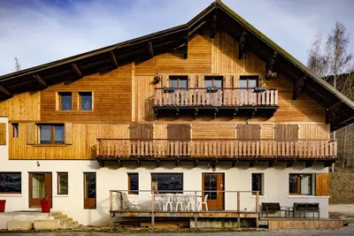 Image de Appartement \"Le Pacardou\" avec vue sur les montagnes, terrasse privée et Wi-Fi