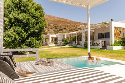 Image de Appartement dans un hôtel \"Ow Andros Luxury Suites 1\" avec vue sur montagne, terrasse et Wi-Fi