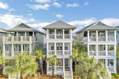 Image de Seacrest Designer Home Steps to Beach, Town Center