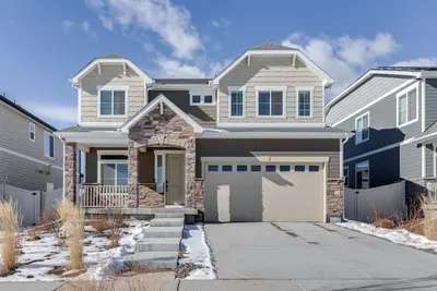 Image de 17 Mi to Downtown Denver: Modern Aurora Home!