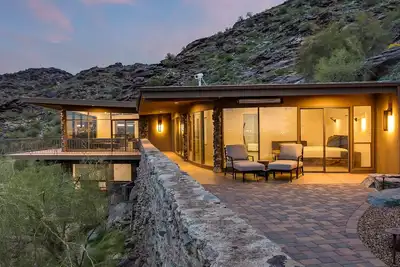 Image de Modern Mountain Escape - Privately gated, unobstructed views atop South Mountain