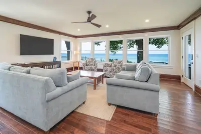Image de Lake Michigan Cottage w/Private Beach on North Shore Drive - 1 Mile to Downtown South Haven