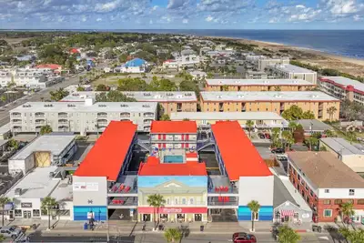 Image de The Sea & Breeze: 1 Bed Condo w/Pool Steps to Beach