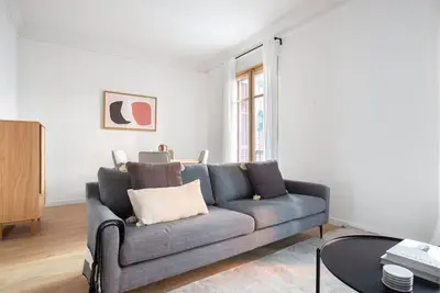 Image de Lovely El Gòtic 2br w/ Balcony, Fully Furnished, by Blueground