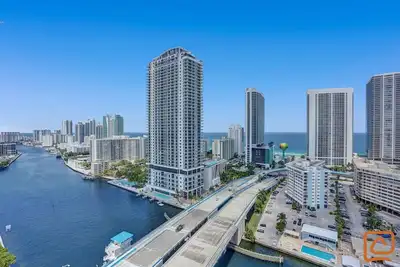 Image de ! Stunning Beach Resort Large 4 Bedrooms Apartment