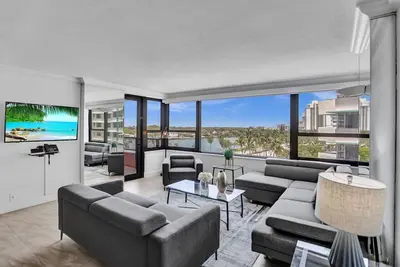 Image de Corner 2br With Ocean View and Beach Access 820