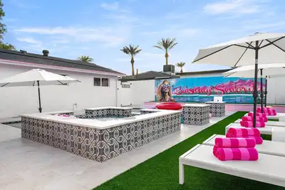 Image de Blushing Señorita 6br 8Bed Pool82° HotTub102°