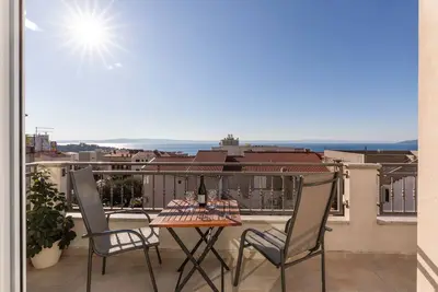 Image de Appartement d'une chambre avec le balcon et la vue sur le mer Makarska (A-22017-a)