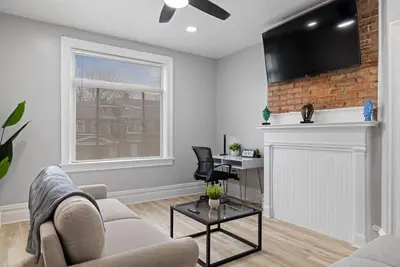 Image de Renovated 2br/1ba Apt in Highland Park!