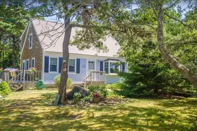 Image de Centrally Located, Capacious 3 Bedroom!