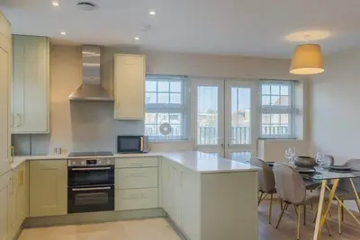 Image de Cozy 2 Bed Retreat | Allocated Parking Vat Q