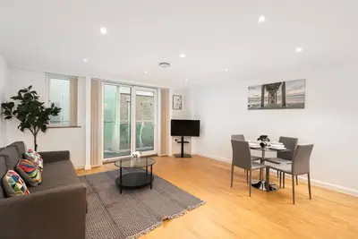 Image de Skyvillion - Spacieux 2 chambres avec balcon Ă Barnet