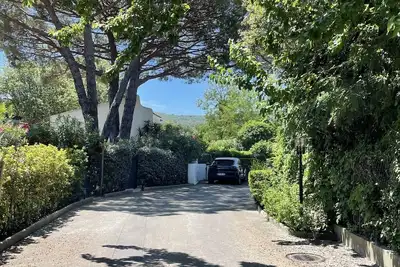 Image de Bastidon calme, proche de la plage et commerce avec piscine commune et parking