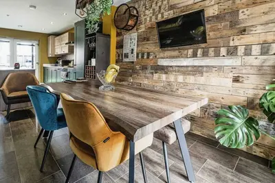 Image de Modern home in the Hull Marina