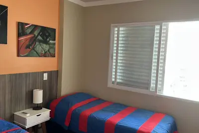 Image de Ótimo Apartamento Com Ar, A 1 Quadra Da Praia De Pitangueiras, Confortável