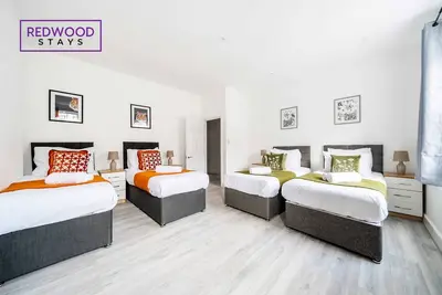 Image de Spacious Apartment | Pet-Friendly, Free WiFi