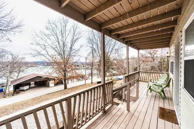 Image de Osage Beach Getaway w\/ Lake Views! Walk to Entertainment