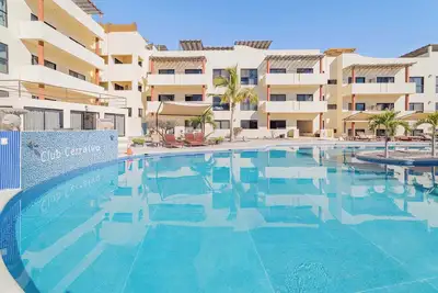Image de Oceanview condo w Resort amenities, Steps to Beach