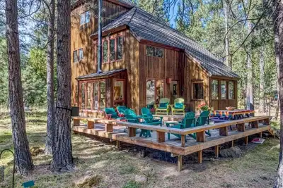 Image de 3 story modern mountain home sleeps 12 near the Glaze Meadow Rec Center