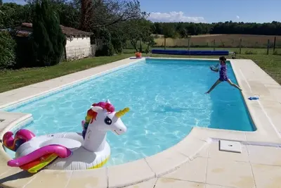 Image de Gîtes La Bigorre – Le Puits : piscine chauffée, 30 minutes de plages magnifiques