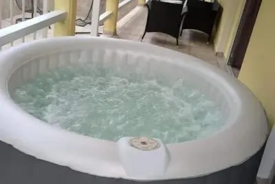 Image de Bienvenus Chez Vous Dans Notre Bas De Villa Tout Confort Sur Sainte Rose!