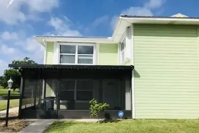 Image de Beautiful 2\/2 townhome across from world class Lake Okeechobee Bass fishing!