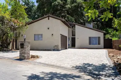 Image de Mid-Century Calabasas Residence