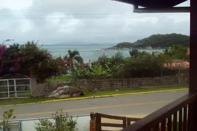 Image de Casa Ampla com Vista ao mar a 50m da Praia