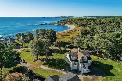 Image de Spacious Cape Neddick Coastal Home! \n