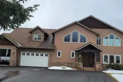 Image de Beautiful Dalton Gardens {Coeur d Alene} home with 5 bedrooms and 7 bathrooms.