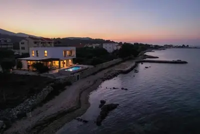 Image de Luxury beachfront family villa.