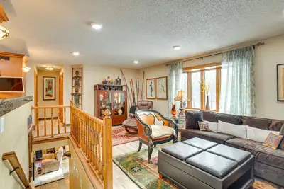 Image de Charming Savage Home w\/ Yard: 18 Mi to Minneapolis