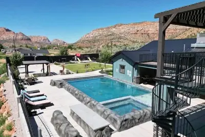 Image de Zion Vista 7br/5. 5ba Poolside Manor Near Zion: Sauna, Hot Tub, Golf, Gym