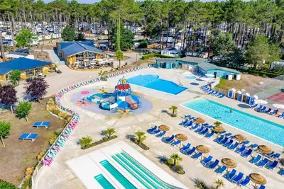 Image de Mobile Home 'Du Soleil - Contis' avec piscine partagée, terrasse et Fun Pass inclus