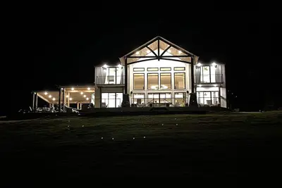 Image de Beautiful Home on Lake Norfork. Amamzing Place To View Solar Eclipse Totality