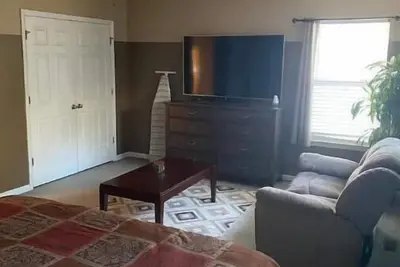 Image de beautiful townhouse! - 10 min frm dwntn