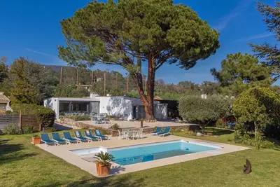 Image de Villa 'Artemis' avec vue sur la mer, Wi-Fi et climatisation Grimaud